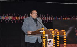 PRINCIPAL SIR GIVING SPEECH TO STUDENTS 